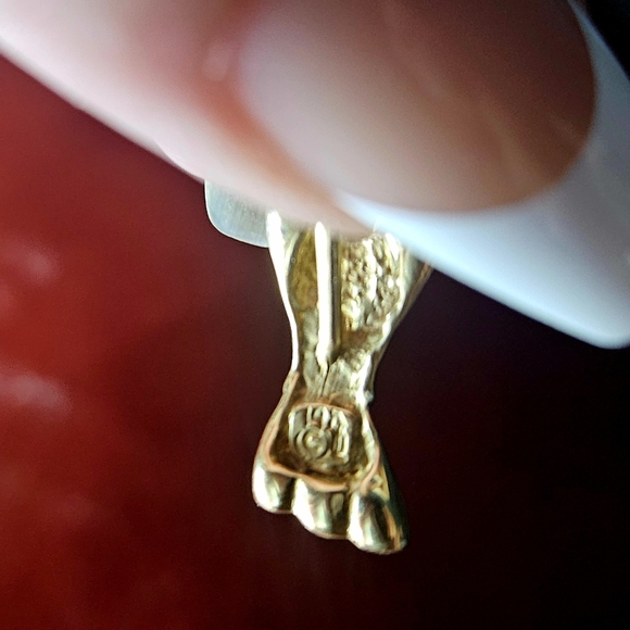 Elegant 14k Solid Yellow Gold Angel Pendant - Picture 3 of 5